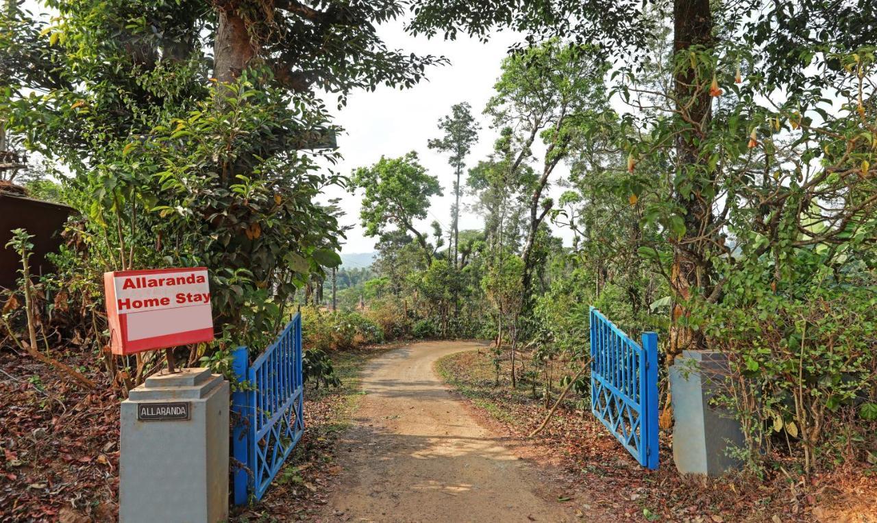 Hotel Allaranda Homestay Madikeri Exterior foto