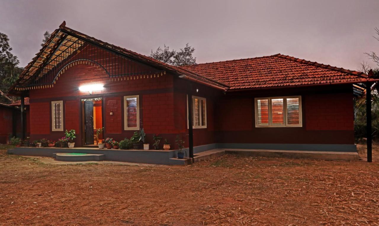 Hotel Allaranda Homestay Madikeri Exterior foto