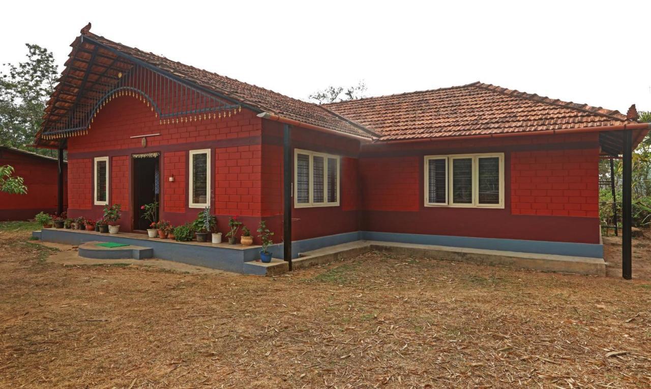 Hotel Allaranda Homestay Madikeri Exterior foto